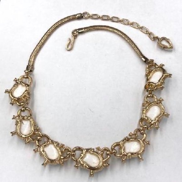 Vintage Trifari White Fruit Salad  Molded Glass Adjustable Necklace - Picture 6 of 6